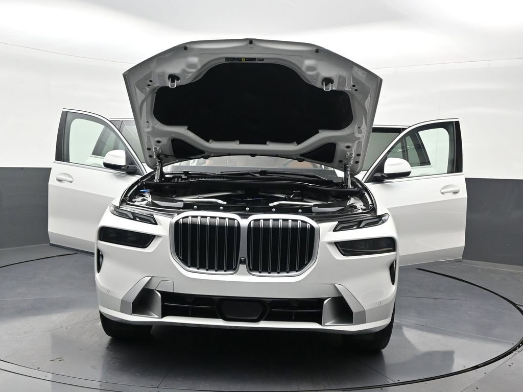 Used 2024 BMW X7 xDrive40i w/ Premium Package image 37