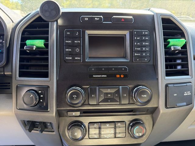 Used 2017 Ford F550 4x4 Regular Cab Super Duty image 19