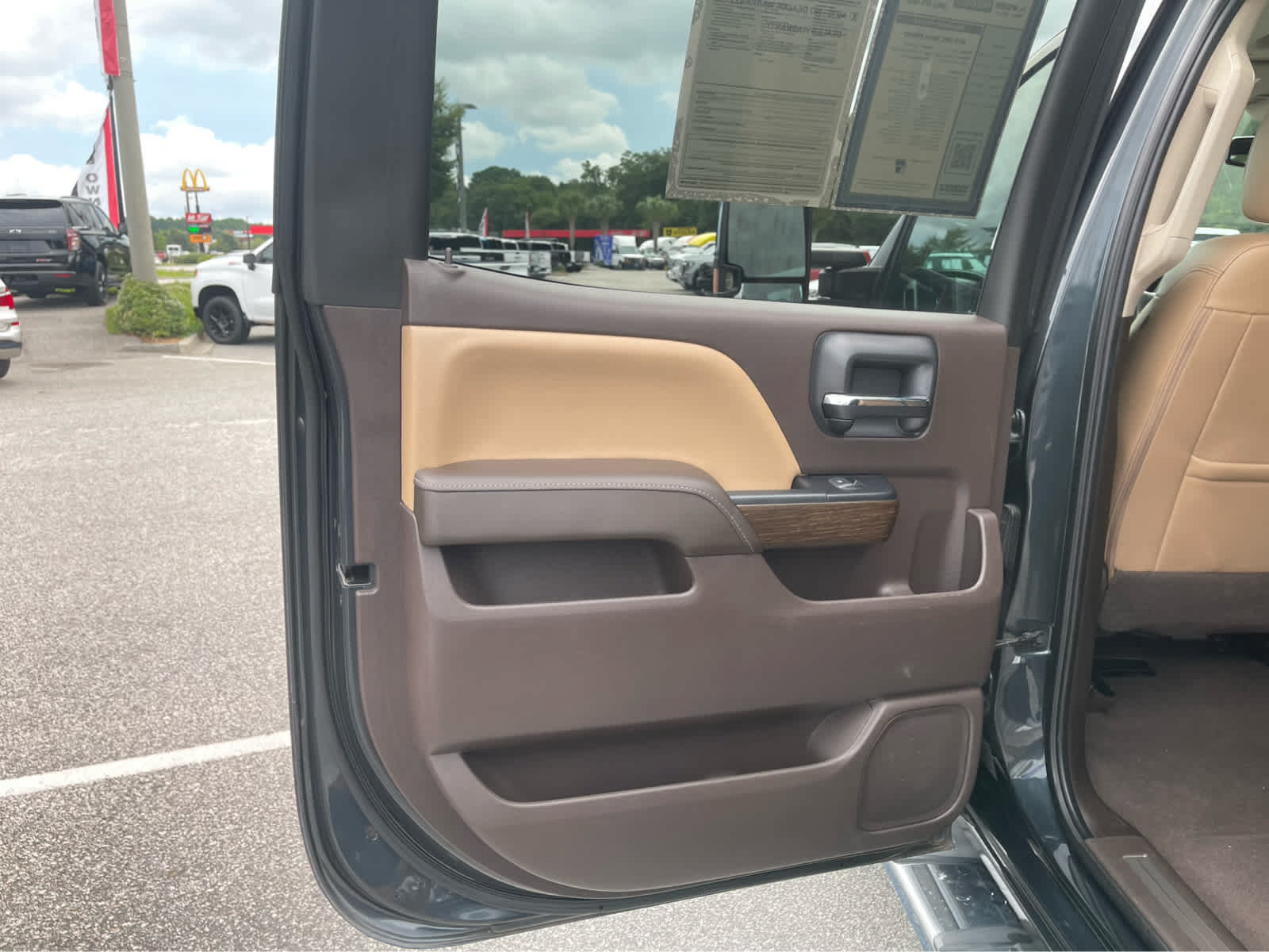 Used 2019 GMC Sierra 2500 Denali w/ Duramax Plus Package AWD/4WD image 19