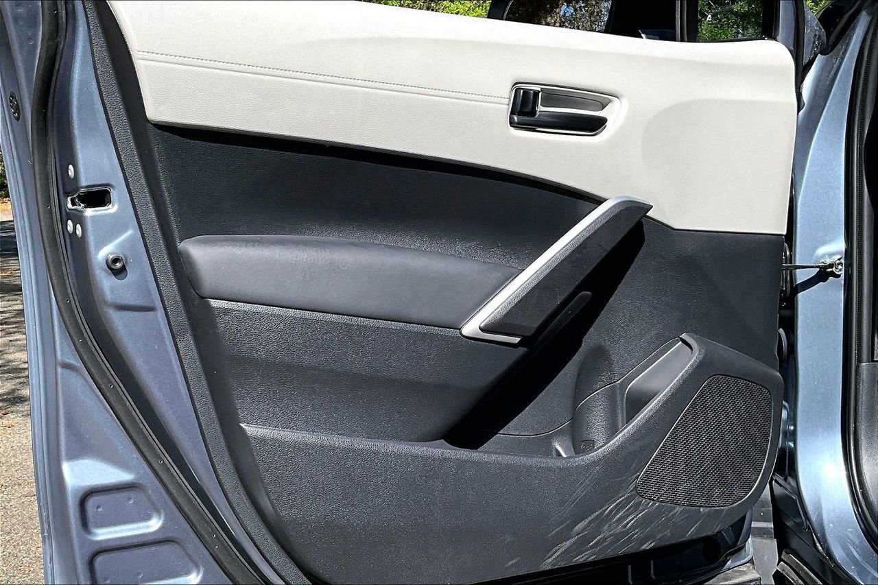 Used 2026 Toyota Corolla Cross L FWD image 17