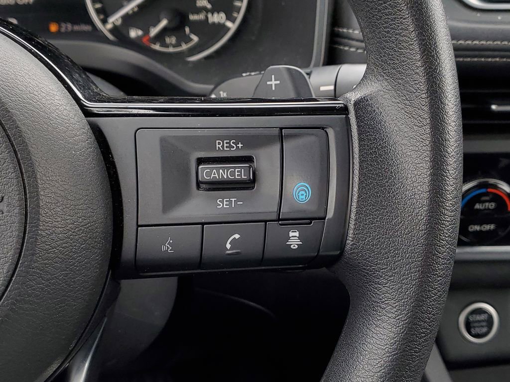 Used 2023 Nissan Rogue SV image 15