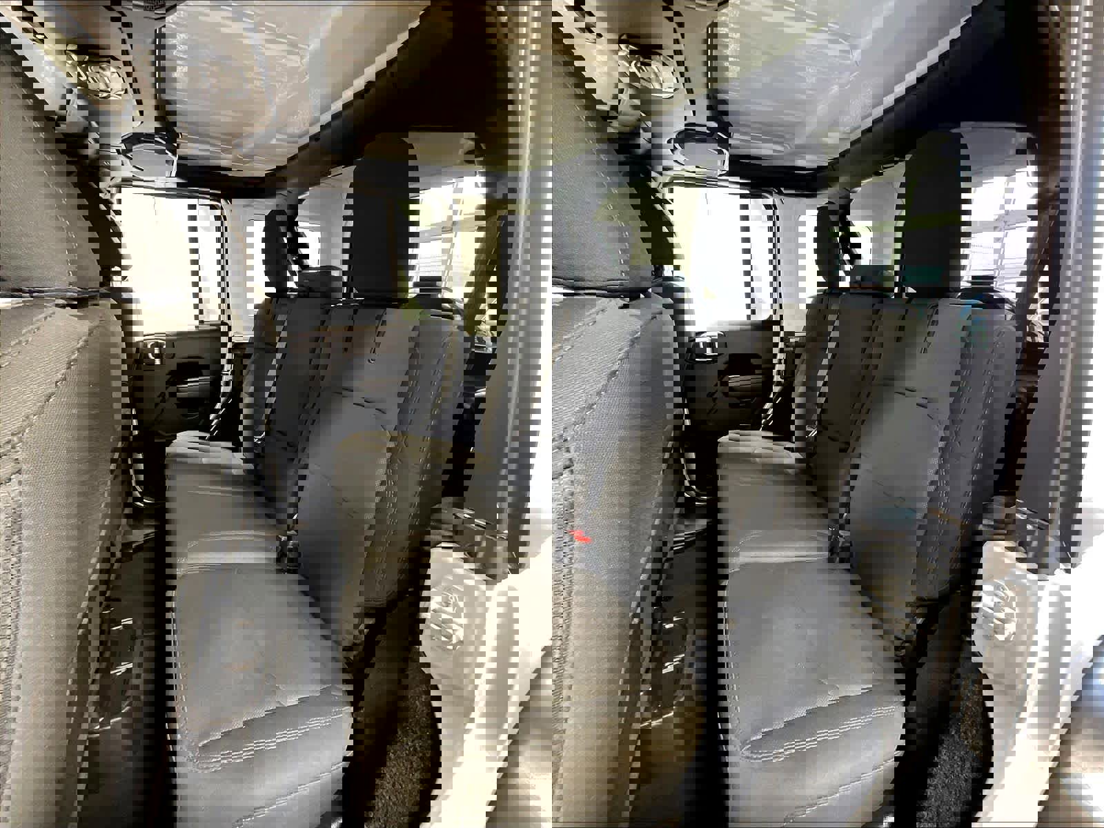 Used 2023 Jeep Wrangler Unlimited w/ Cold Weather Group image 15