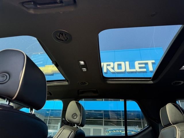 Certified 2023 Chevrolet Traverse Premier w/ Redline Edition image 12