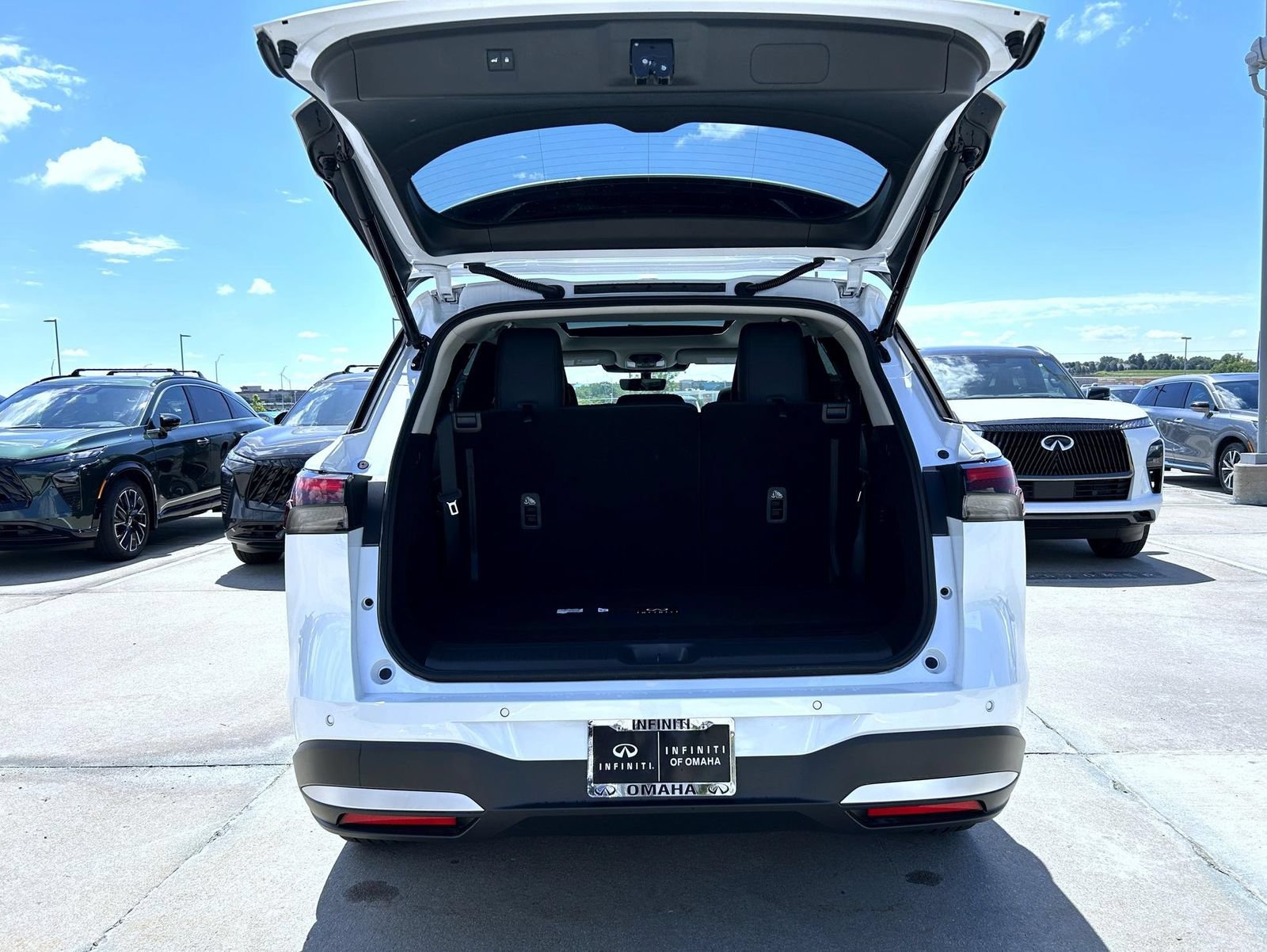 New 2027 INFINITI QX60 Luxe w/ Cargo Package AWD/4WD image 23