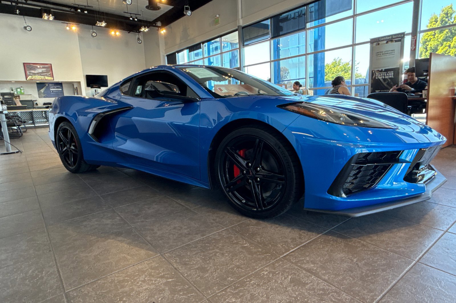 Used 2023 Chevrolet Corvette Stingray Premium Cpe w/ Z51 Performance Package RWD image 3