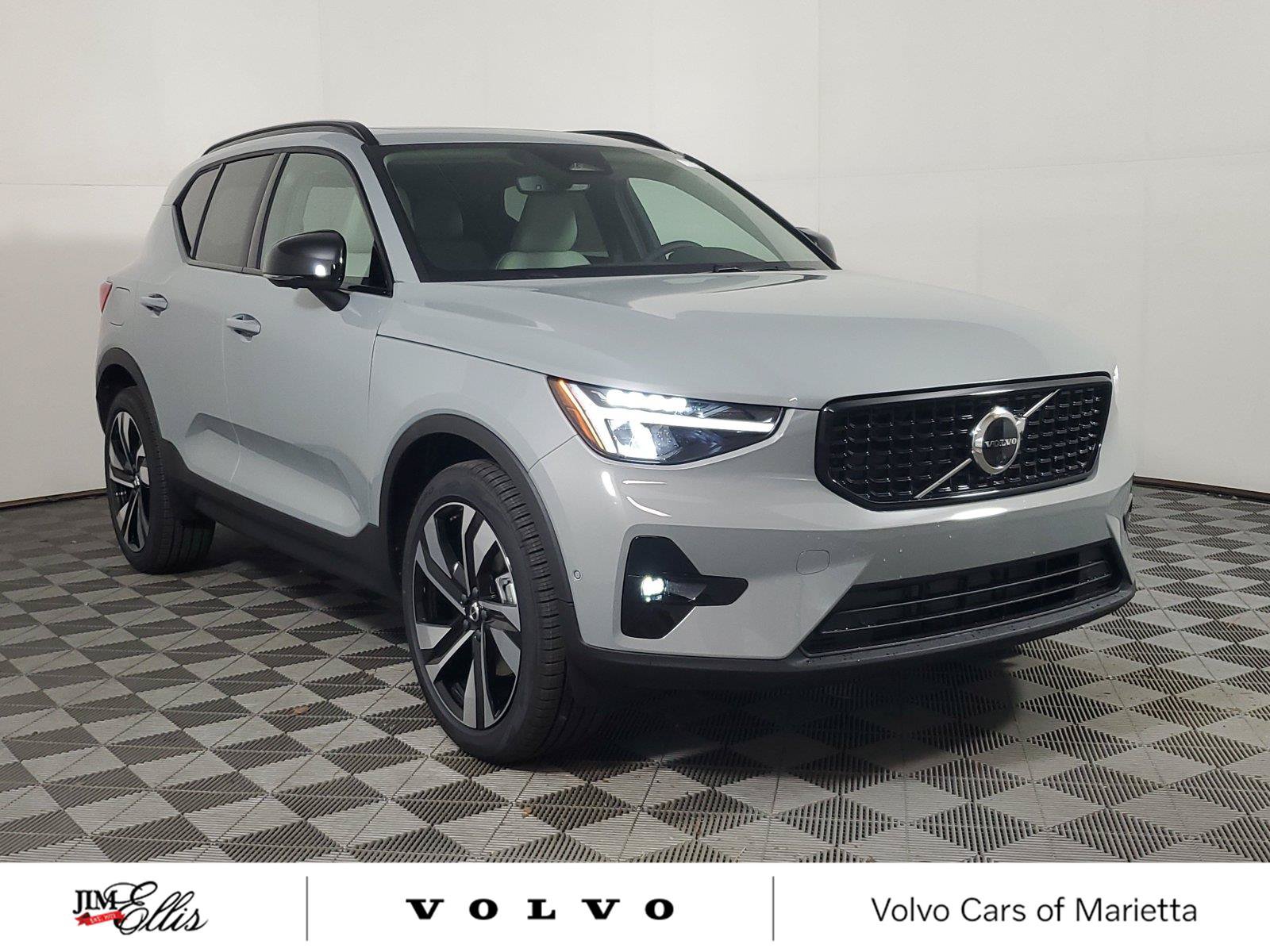 New 2026 Volvo XC40 B5 Plus w/ Protection Package Premier