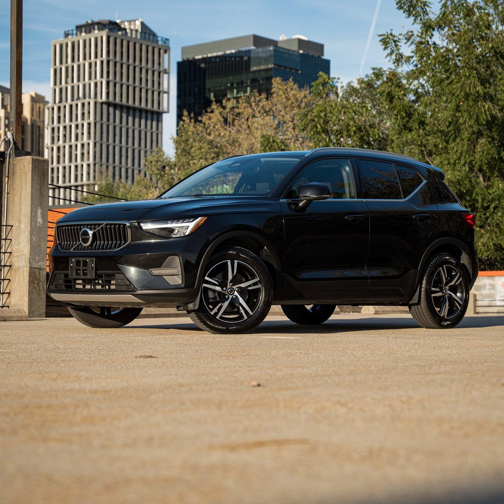 Certified 2025 Volvo XC40 B5 Core