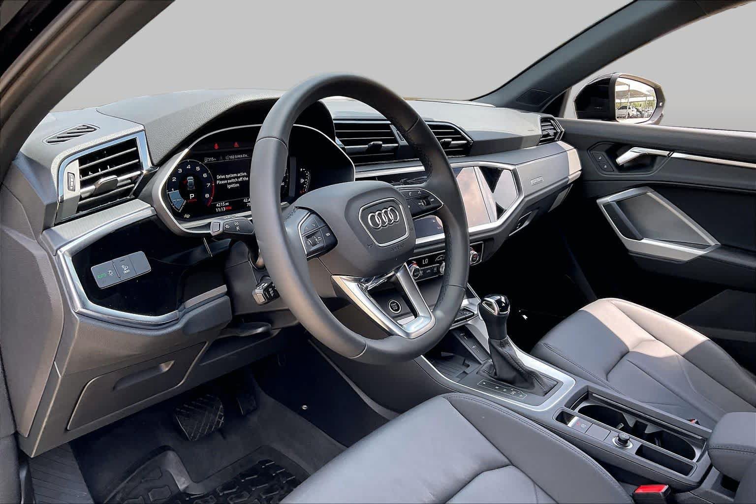 Used 2025 Audi Q3 2.0T Premium w/ Convenience Plus Package AWD/4WD image 18