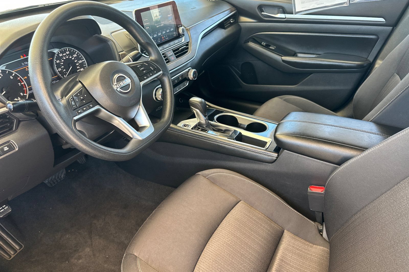 Used 2023 Nissan Altima 2.5 SV FWD image 10