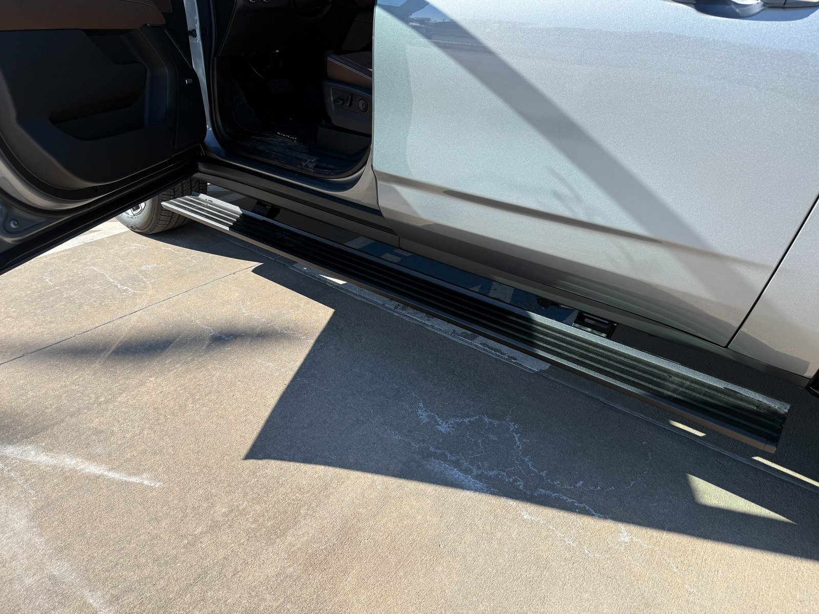 New 2026 Chevrolet Suburban High Country image 3