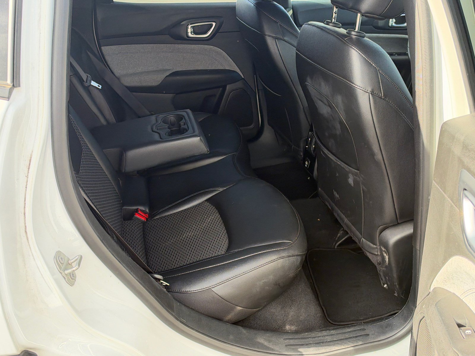 Used 2024 Jeep Compass Latitude AWD/4WD image 15
