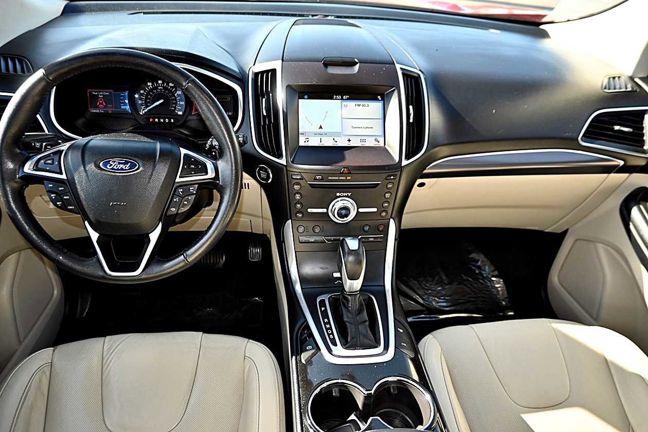 Used 2017 Ford Edge Titanium w/ Equipment Group 302A FWD image 13