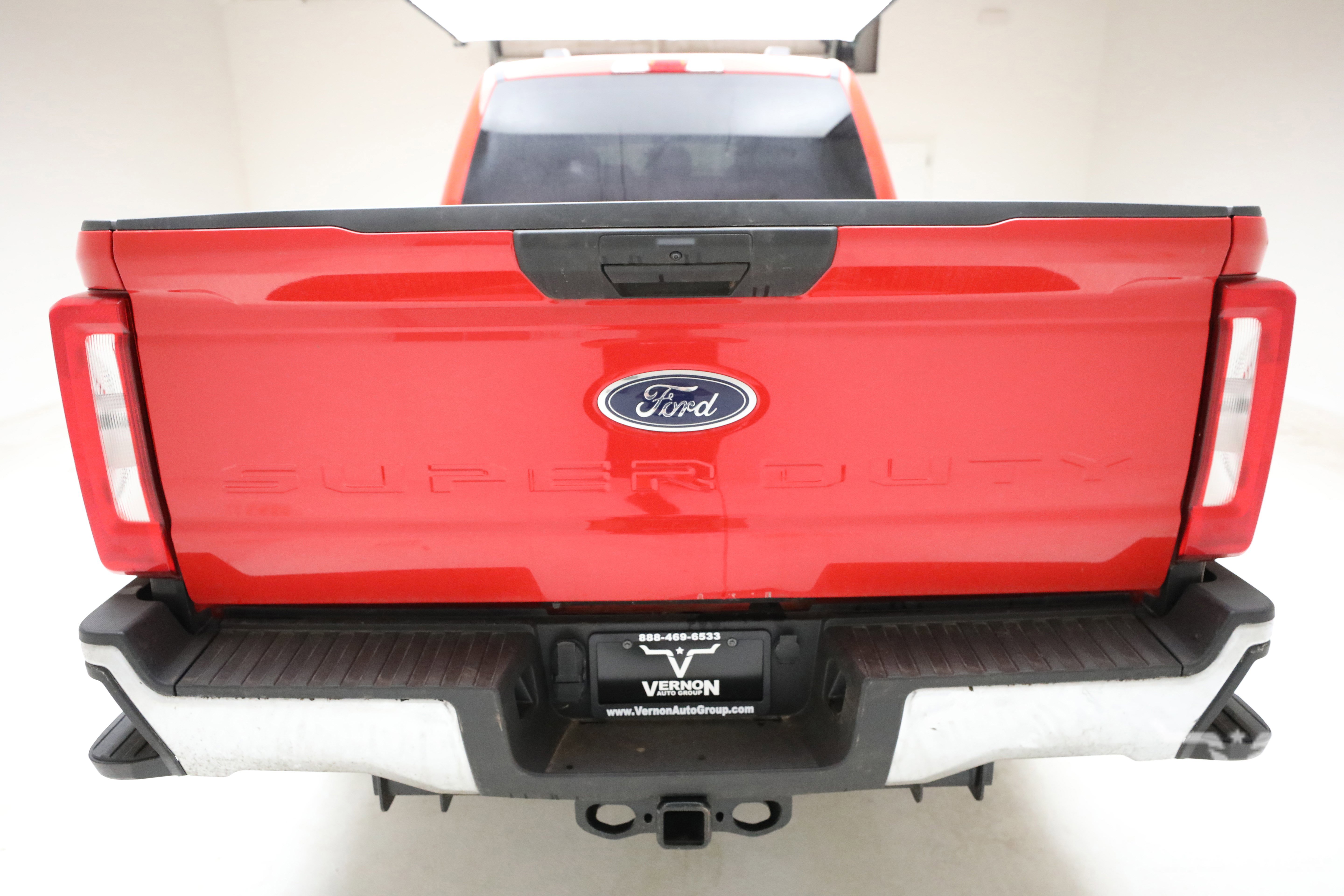 Used 2023 Ford F350 XLT w/ FX4 Off-Road Package AWD/4WD image 3