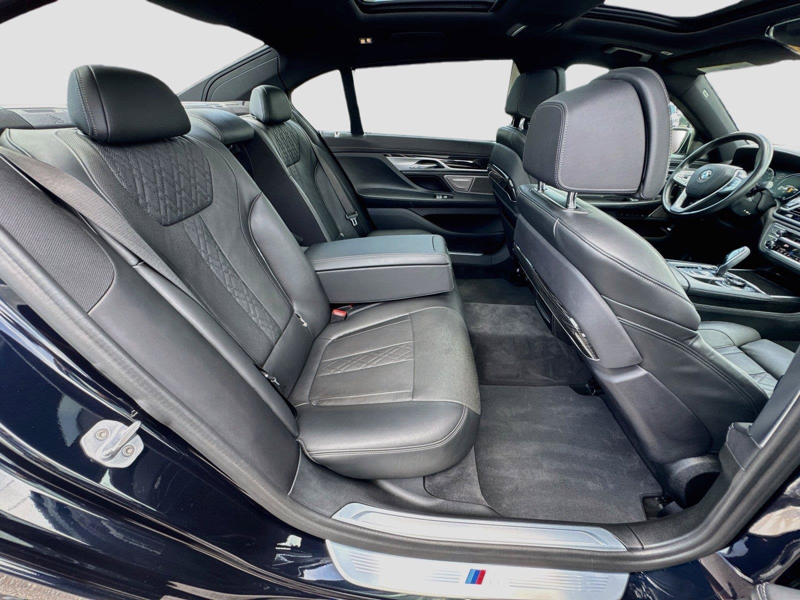 Used 2019 BMW 750i w/ Executive Package RWD image 31