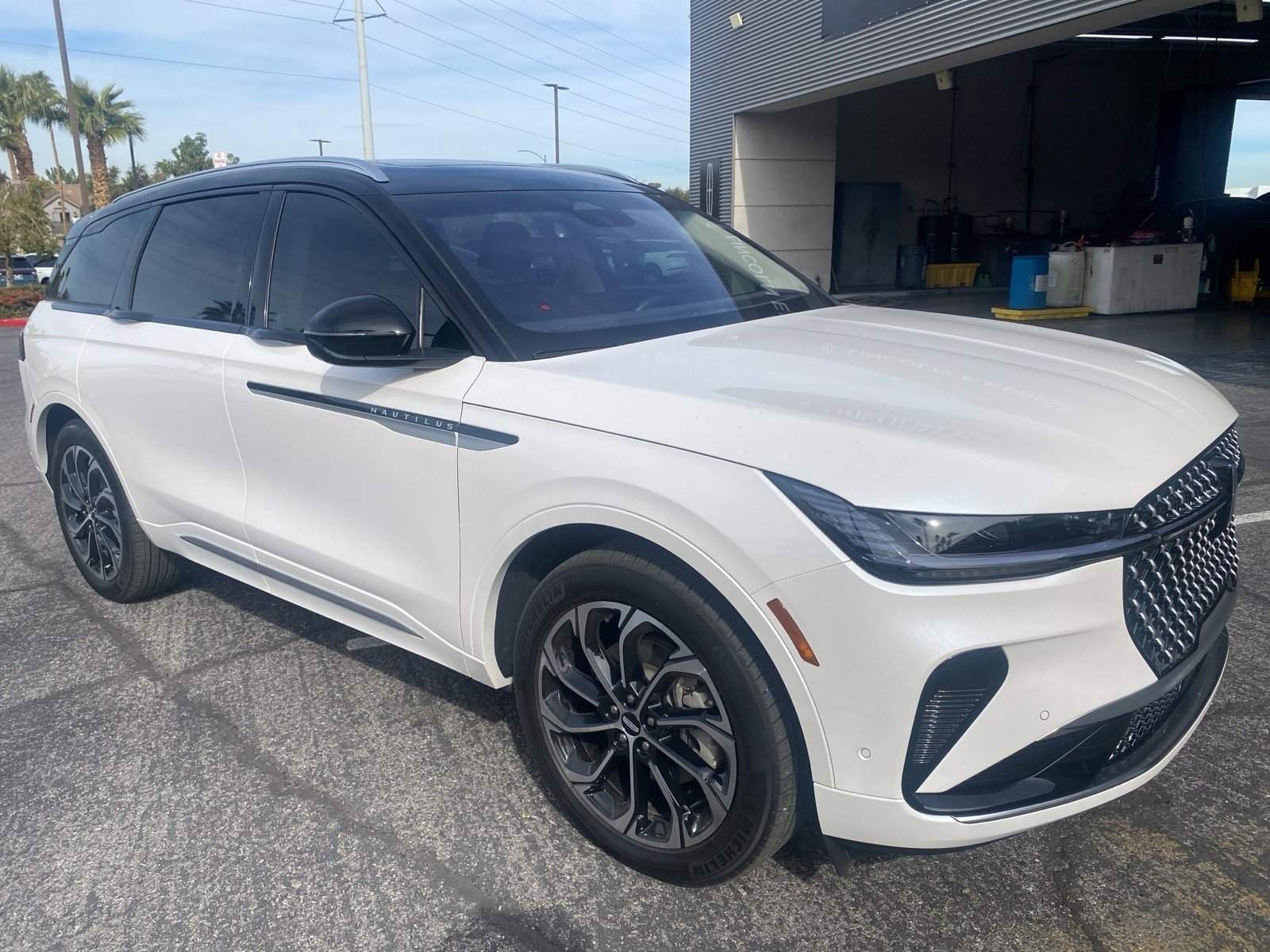 Used 2024 Lincoln Nautilus Reserve w/ Equipment Group 202A image 3