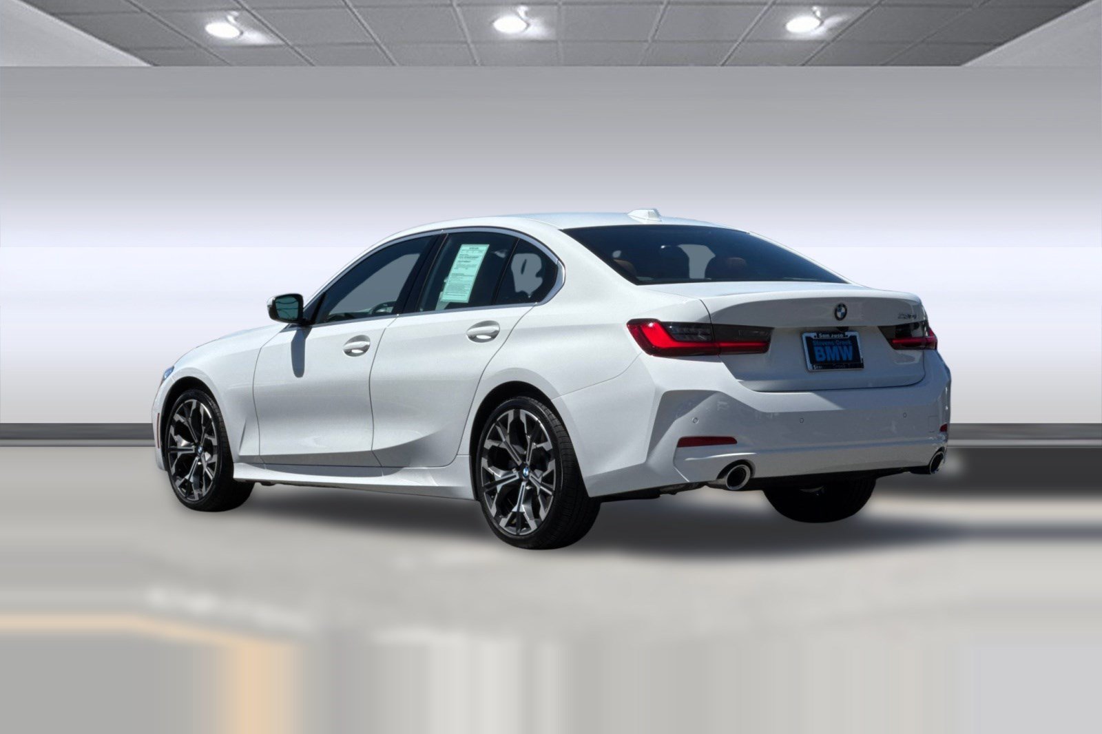 Used 2026 BMW 330i Sedan w/ Premium Package RWD image 3