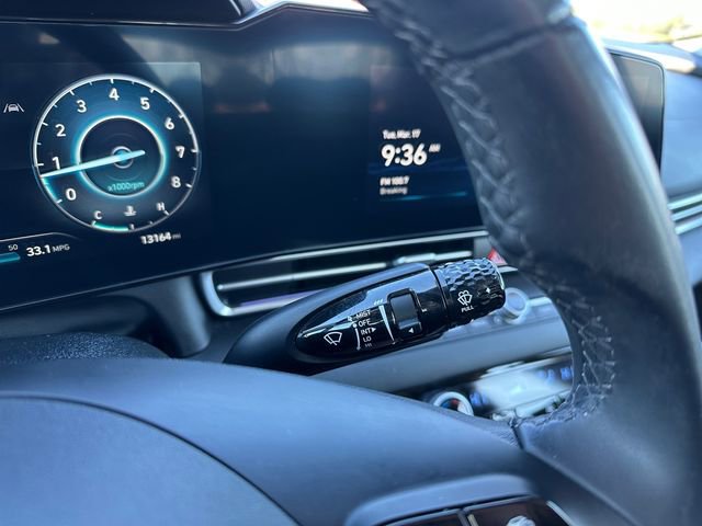 Used 2024 Hyundai Elantra SEL w/ Convenience Package image 25