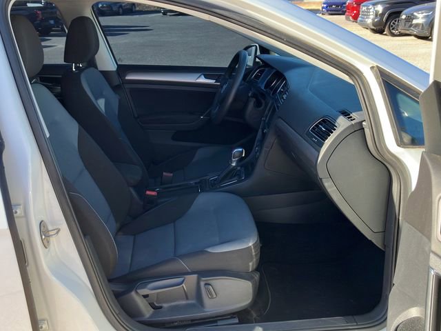 Used 2016 Volkswagen e-Golf SE w/ DC Fast Charging Package image 11