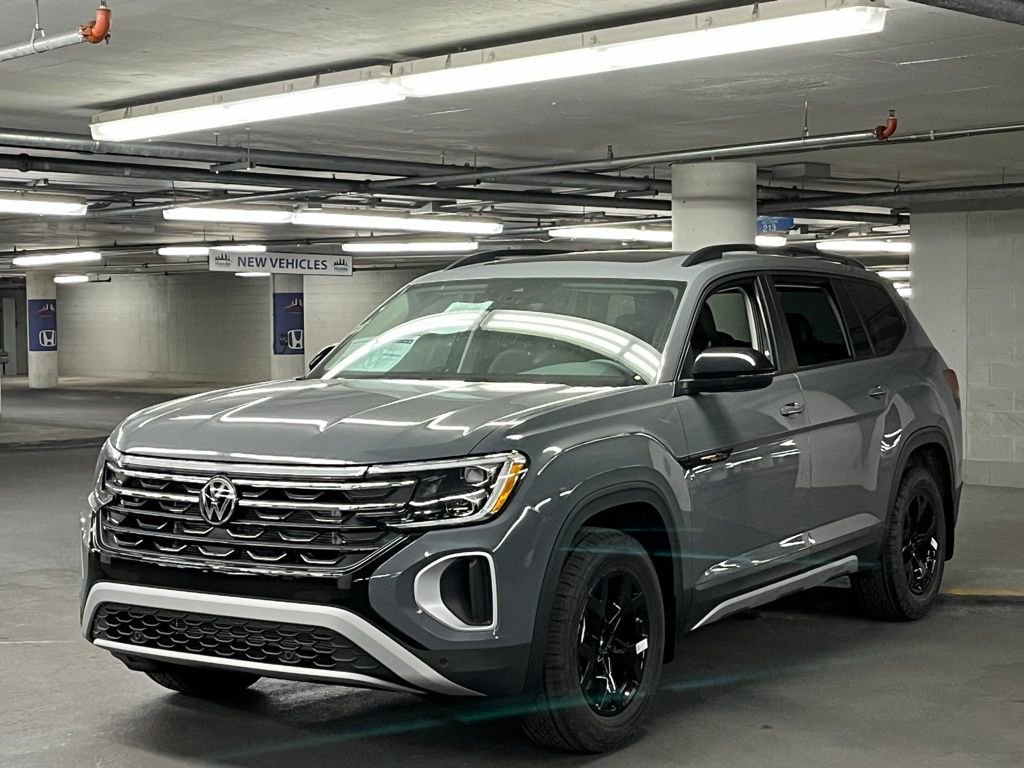 New 2026 Volkswagen Atlas Peak Edition image 3