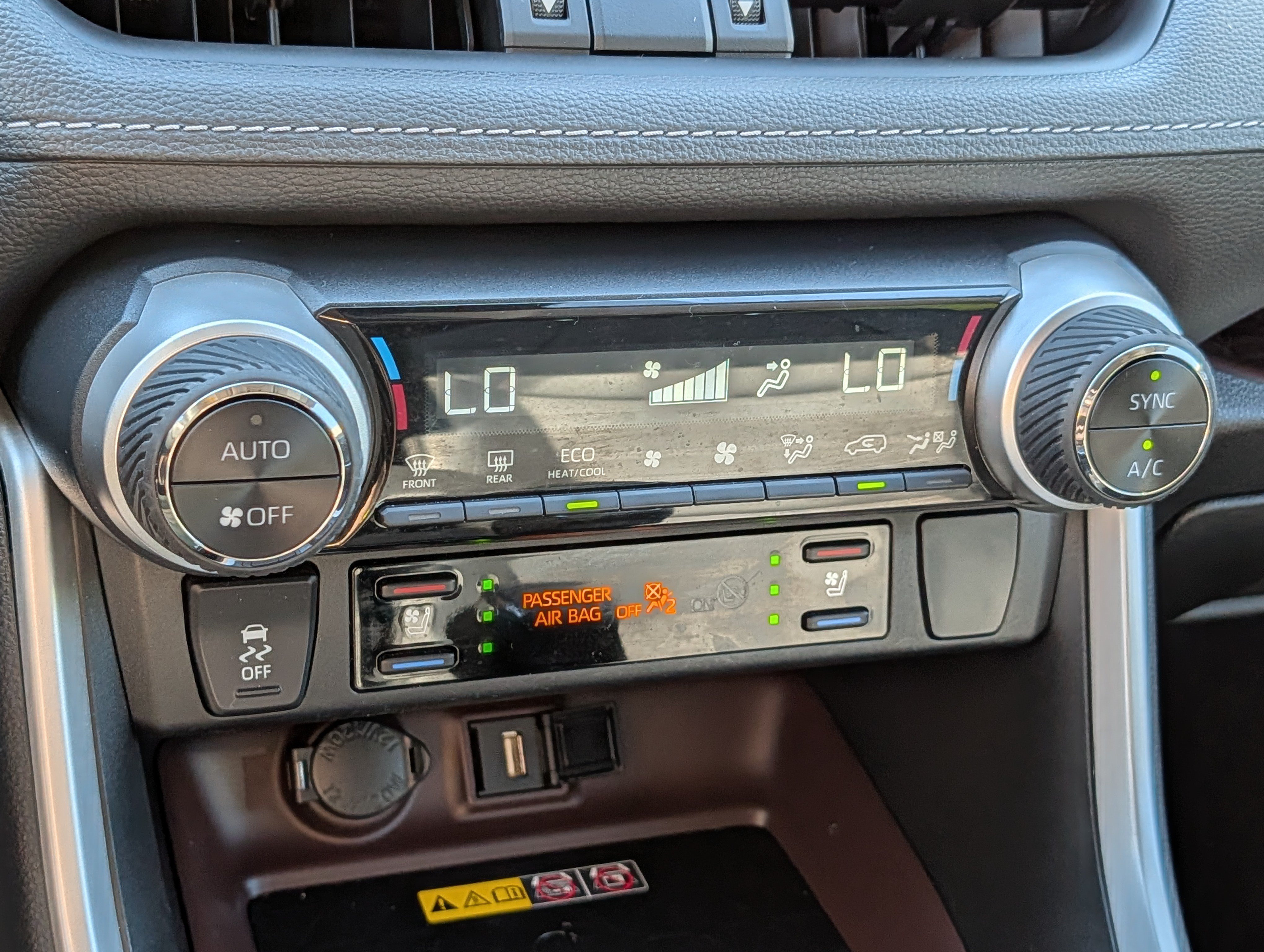 Used 2022 Toyota RAV4 Limited AWD/4WD image 24