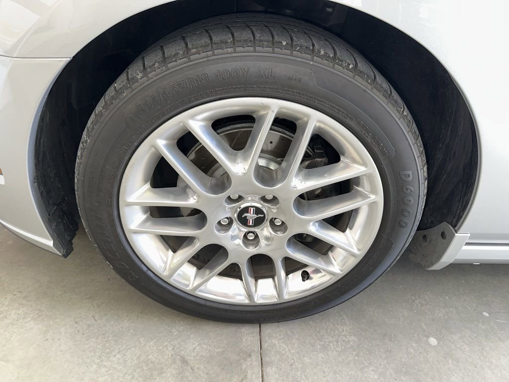 Used 2013 Ford Mustang Premium RWD image 8