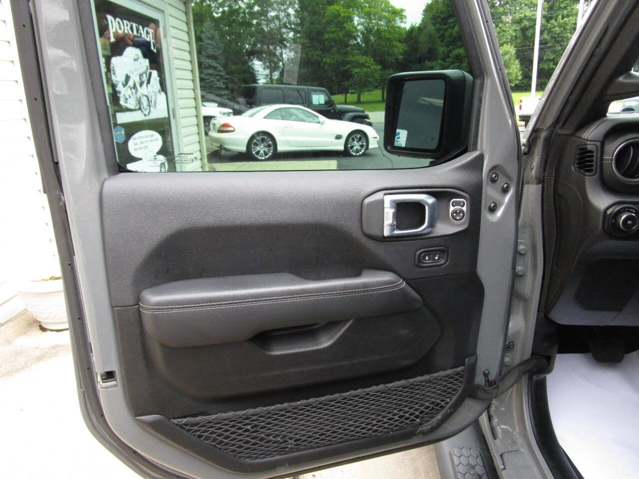 Used 2021 Jeep Wrangler Unlimited Sahara w/ Uconnect 4C Nav & Sound Group image 11