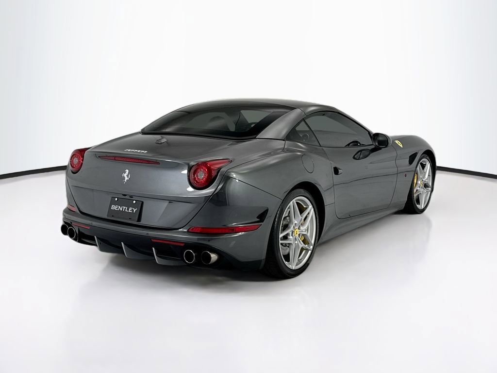 Used 2015 Ferrari California T RWD image 13
