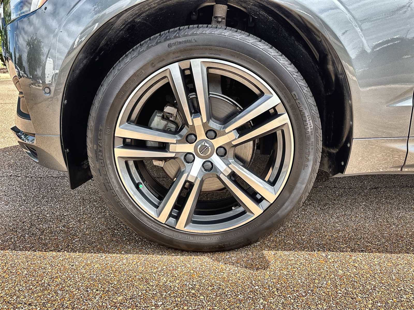 Used 2019 Volvo XC60 T5 Momentum w/ Premium Package FWD image 14
