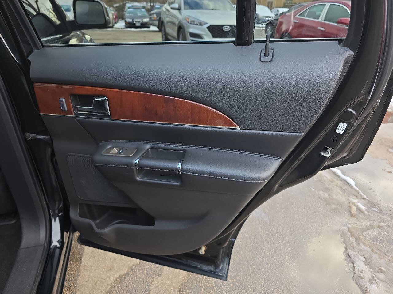 Used 2011 Lincoln MKX AWD w/ 102A Rapid Spec Order Code image 26