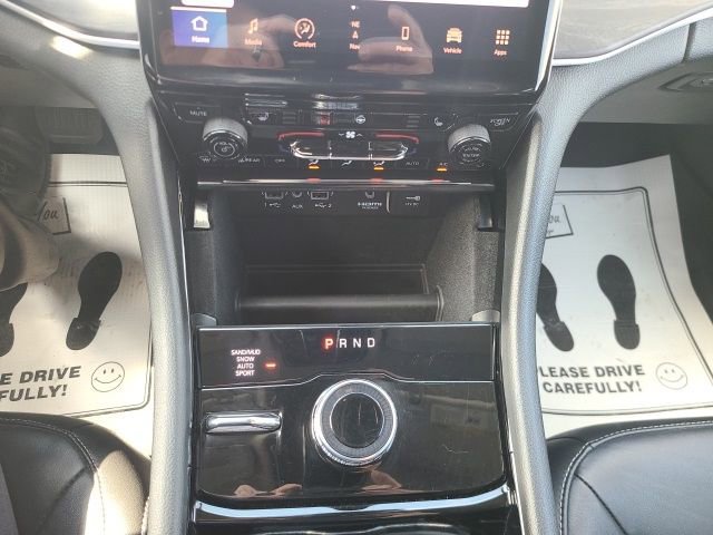 Used 2022 Jeep Grand Cherokee L Limited AWD/4WD image 13