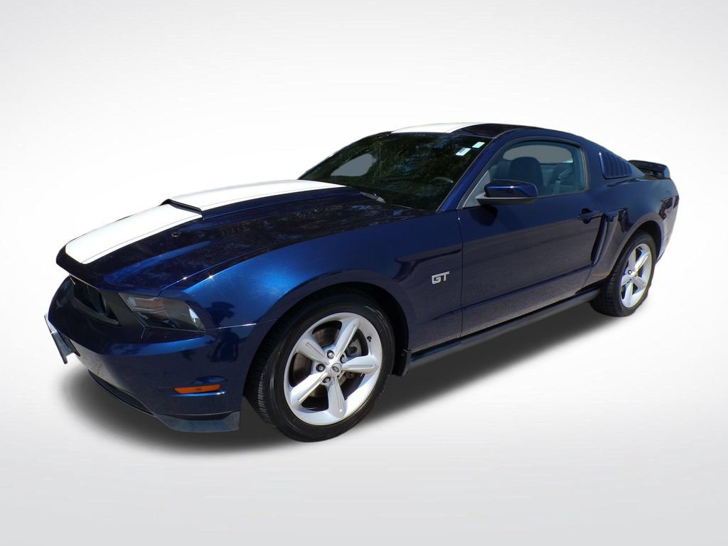 Used 2010 Ford Mustang GT RWD image 2