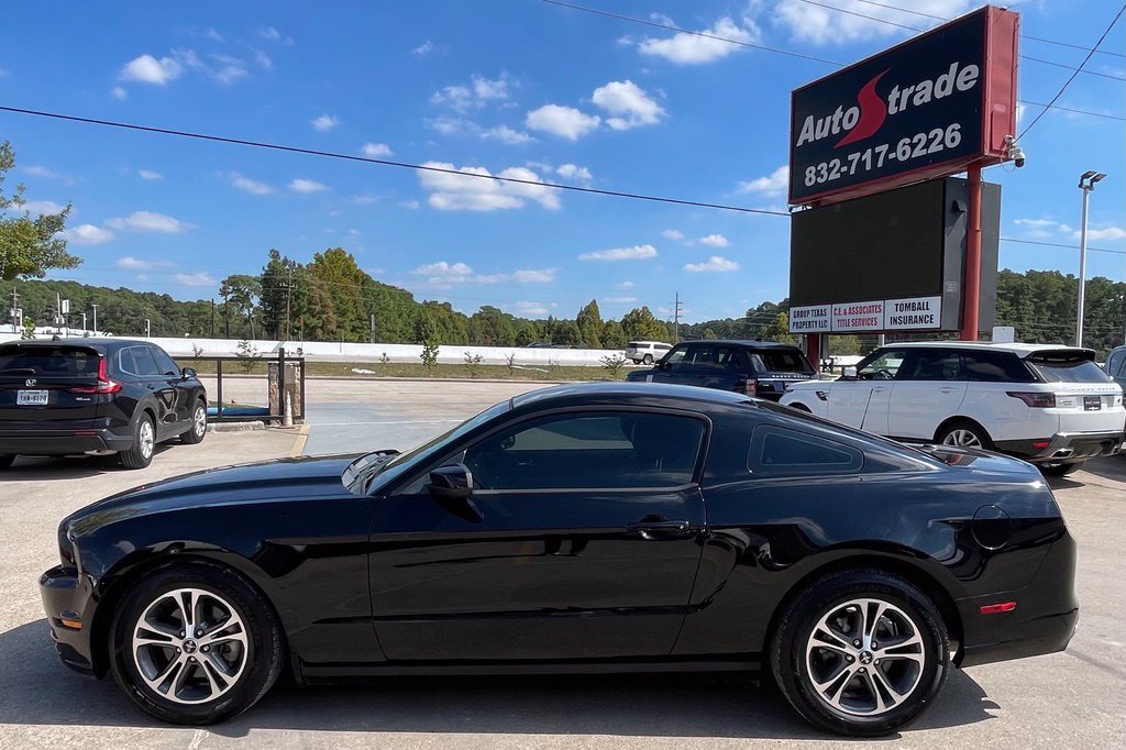 Used 2013 Ford Mustang Premium RWD image 6