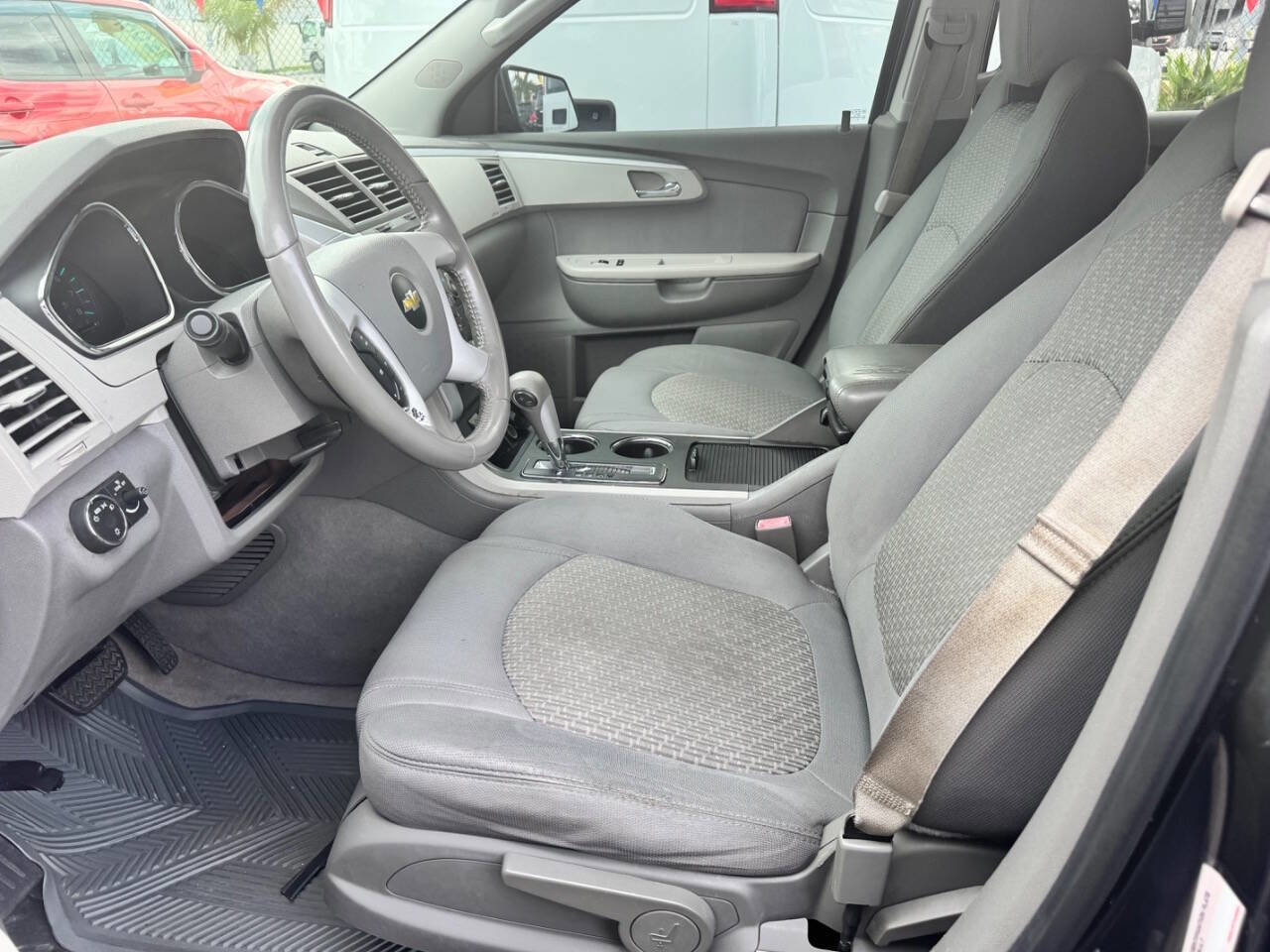 Used 2012 Chevrolet Traverse LS FWD image 6