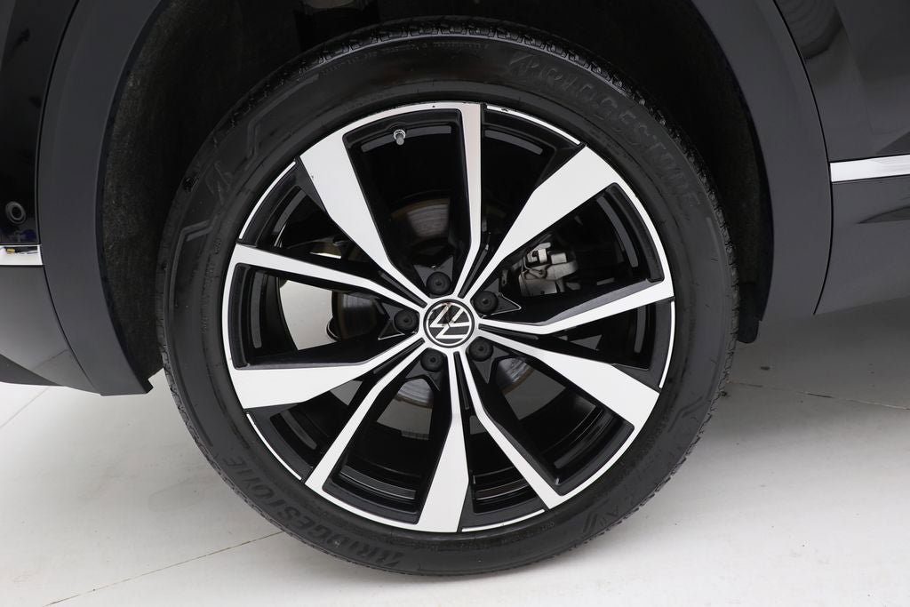Used 2024 Volkswagen Atlas Cross Sport SEL Premium R-Line image 10