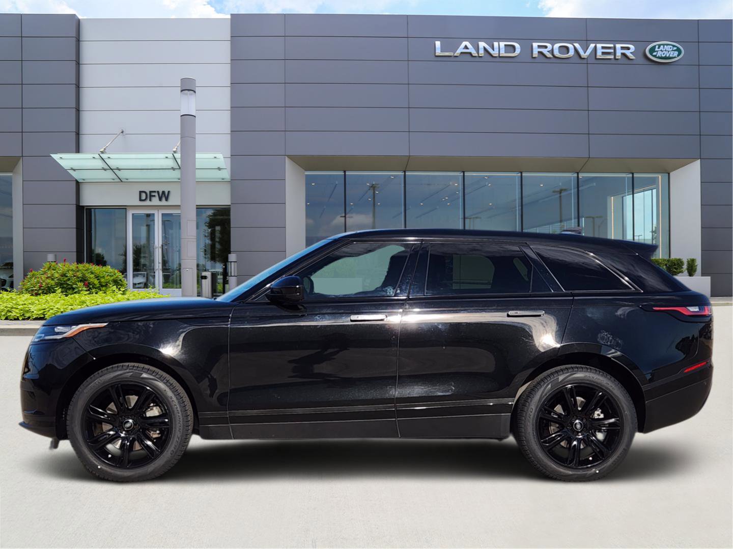 Certified 2023 Land Rover Range Rover Velar S image 3