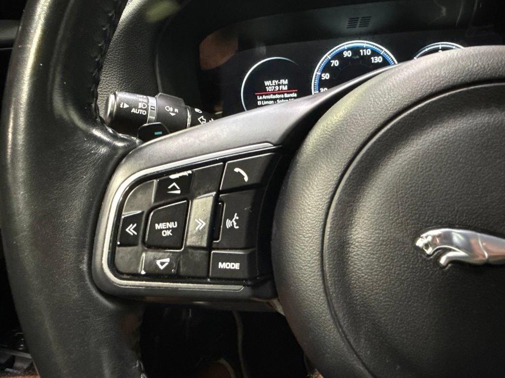 Used 2017 Jaguar XF Prestige AWD/4WD image 13