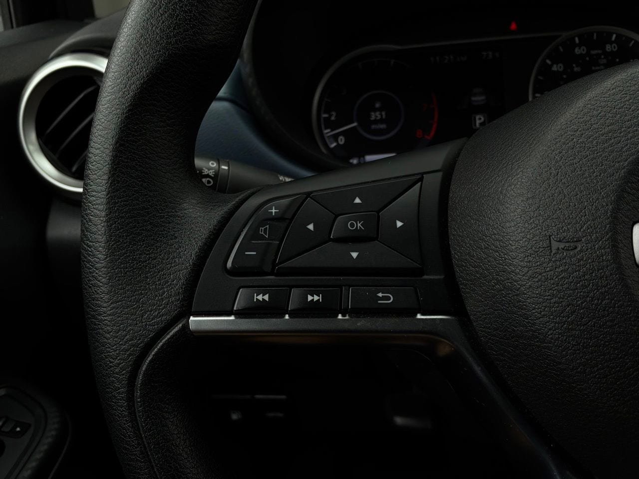Used 2025 Nissan Versa SV FWD image 29