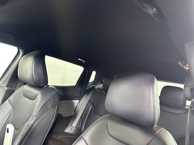 Used 2023 Jeep Compass Latitude image 12