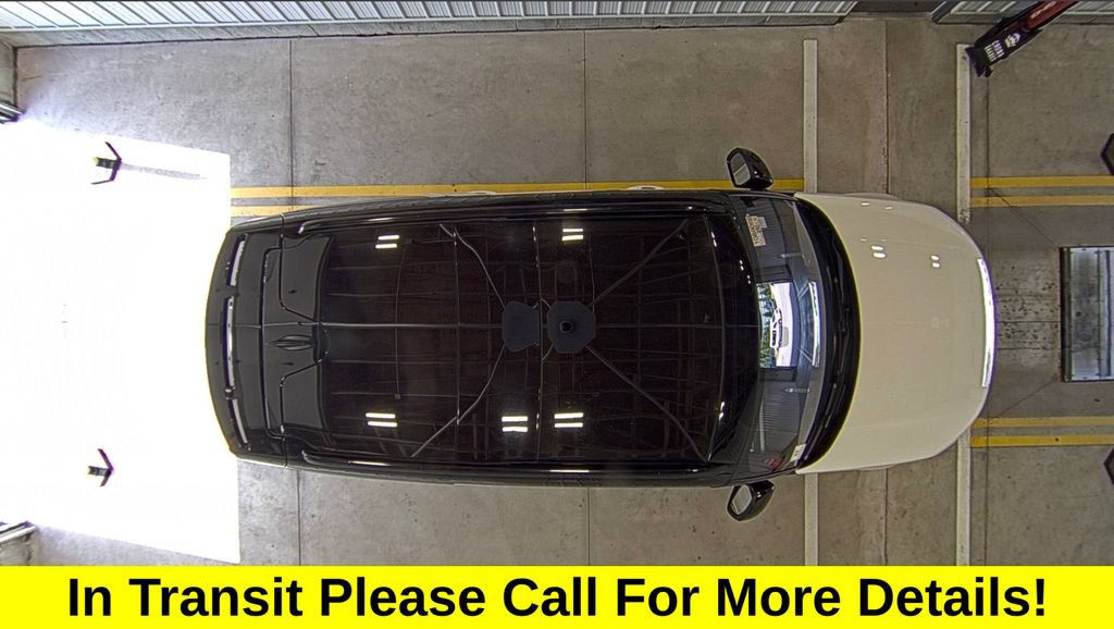 Used 2020 Land Rover Discovery Landmark AWD/4WD image 3