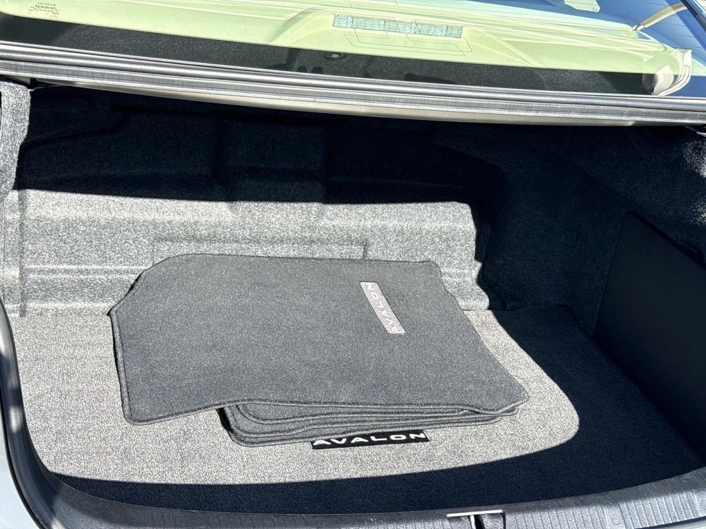 Used 2015 Toyota Avalon Limited image 11