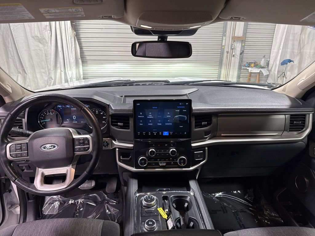 Used 2024 Ford Expedition XLT AWD/4WD image 19