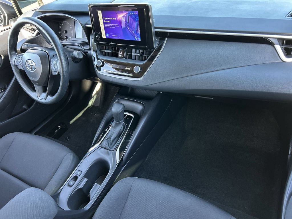 Used 2025 Toyota Corolla LE w/ Convenience Package FWD image 29
