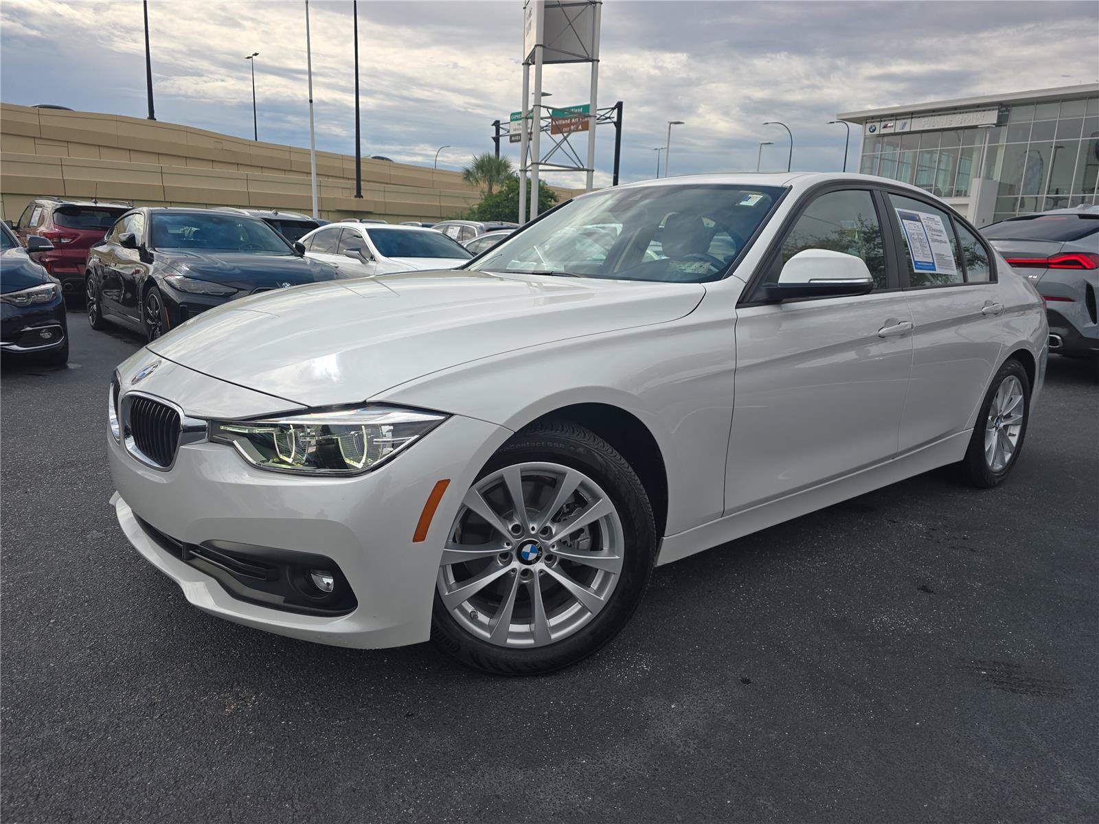 Used 2018 BMW 320i Sedan RWD image 27