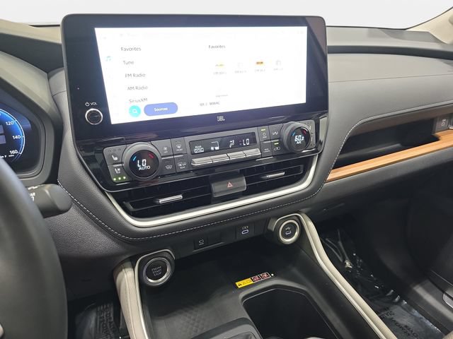 Certified 2025 Toyota Grand Highlander AWD image 17