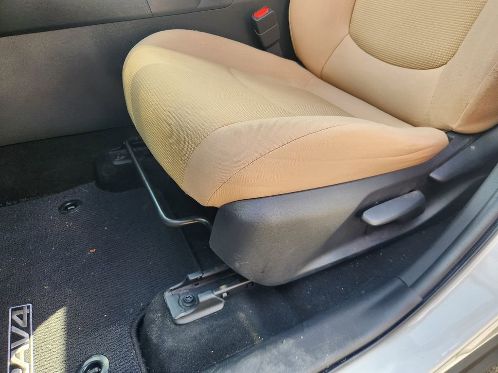 Used 2019 Toyota RAV4 LE image 16