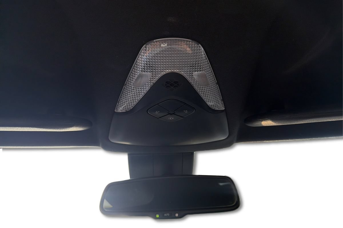 Used 2018 Toyota C-HR XLE FWD image 15
