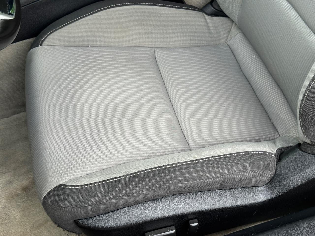 Used 2015 Chevrolet Camaro LT RWD image 25
