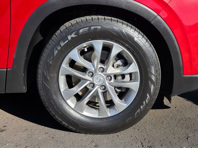 Used 2020 Hyundai Santa Fe SE image 8