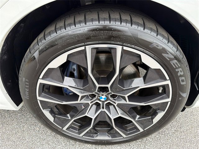 Used 2025 BMW X7 M60i image 12