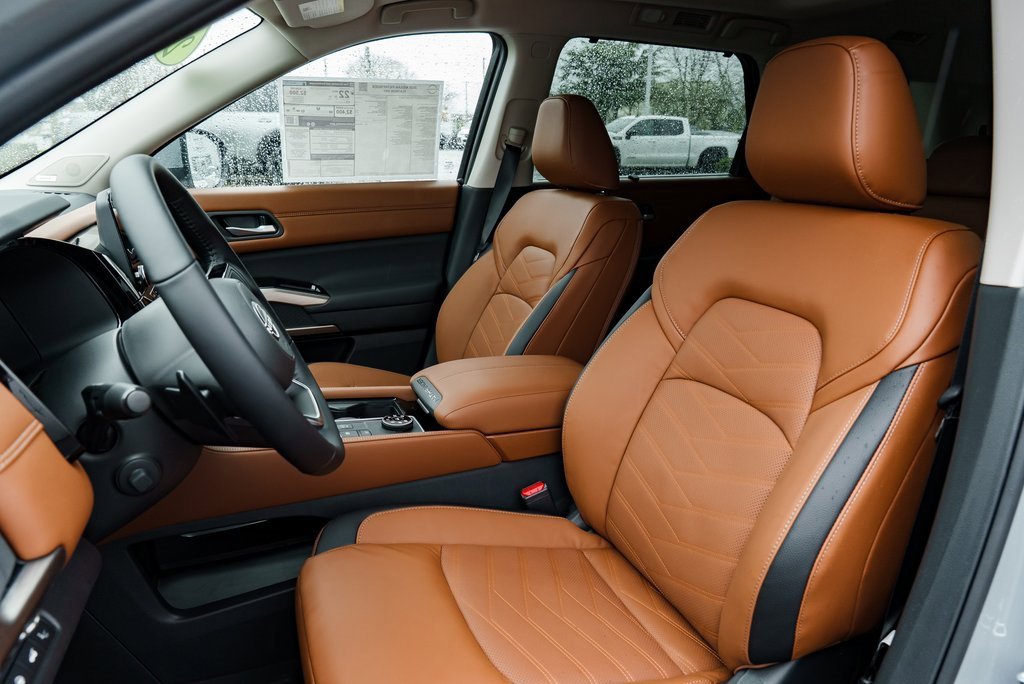 New 2025 Nissan Pathfinder Platinum image 24